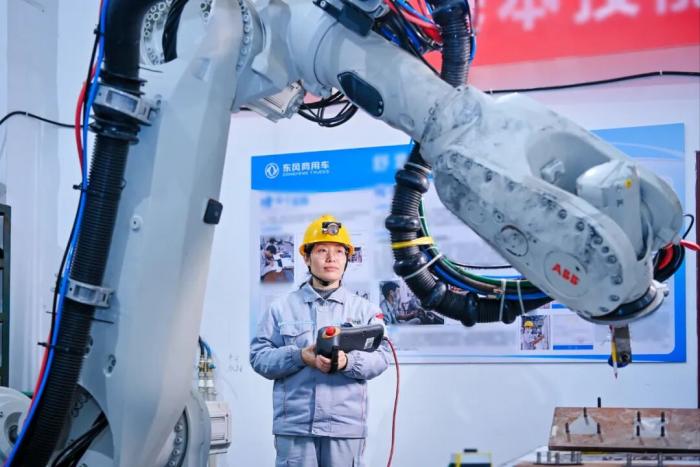 东风商用车刘明敏：焊装线上的“智”造玫瑰