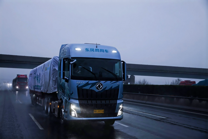 “龙抬头 启新程”东风龙擎3.0⁺ 技术升级，东风天龙新KL上市发布