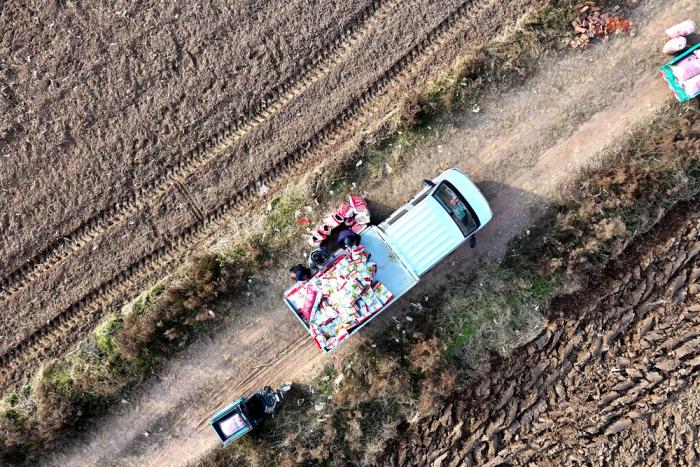 晨雾中的银翼：一个乡村送货人的日常与他的祥菱V5