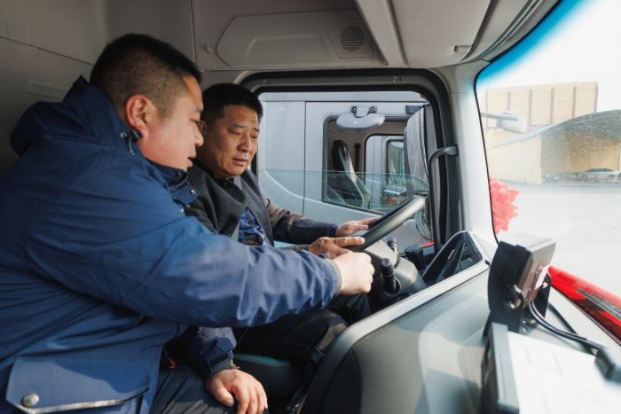 福田普罗科低入口压缩车首批交付落地京城