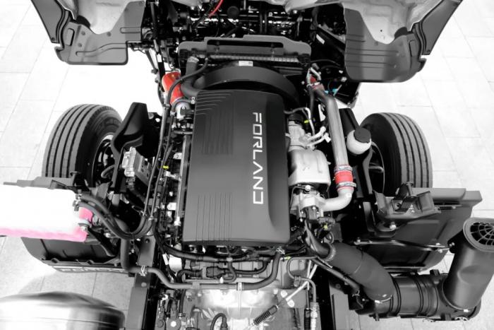 全新一代领航G6-LNG气体机：燃擎焕新，城配更从容