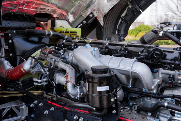 欧曼星辉动力14L燃气车山西上市，定义资源运输高效新标准