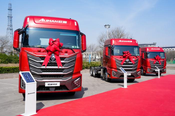 欧曼星辉动力14L燃气车山西上市，定义资源运输高效新标准