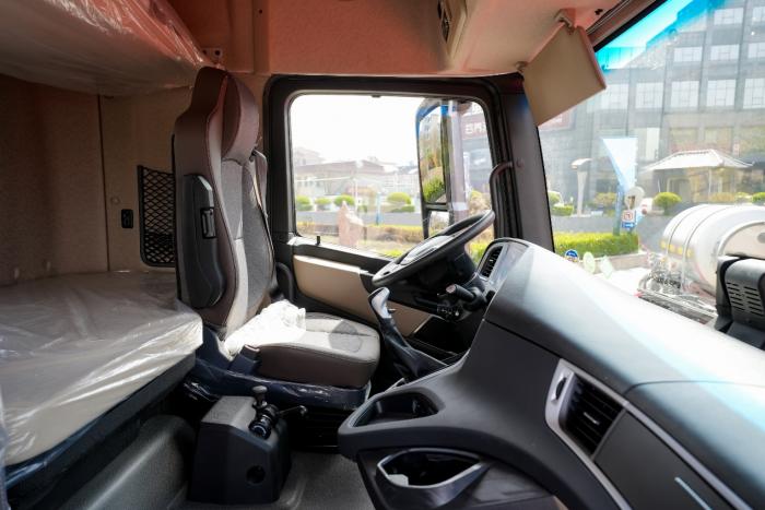 欧曼星辉动力14L燃气车山西上市，定义资源运输高效新标准