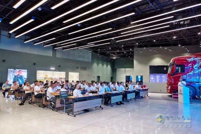 风和百店聚十堰 凝心聚力共奋进—东风商用车举办 “风和百店 走进东风” 活动