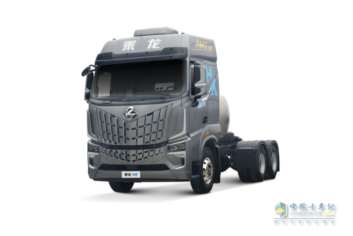 实至名归！乘龙HK LNG牵引车问鼎“2025年度燃气重卡品质引领奖”