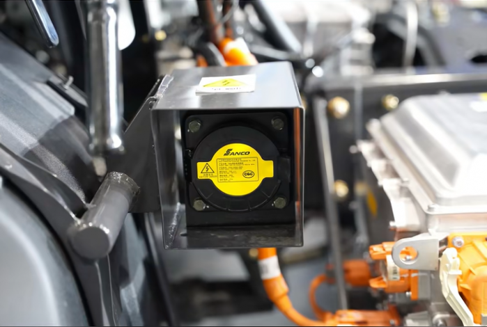 乘龙翼威2城际重载轻卡以硬核实力领跑城际运输“马拉松”