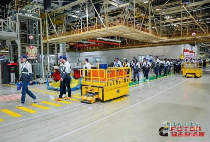 全球合作伙伴走进福康灯塔工厂，共探智能制造新高度