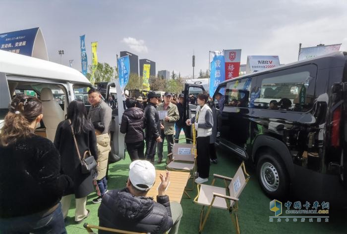 中国重汽轻型汽车,改装房车,北京国际房车展