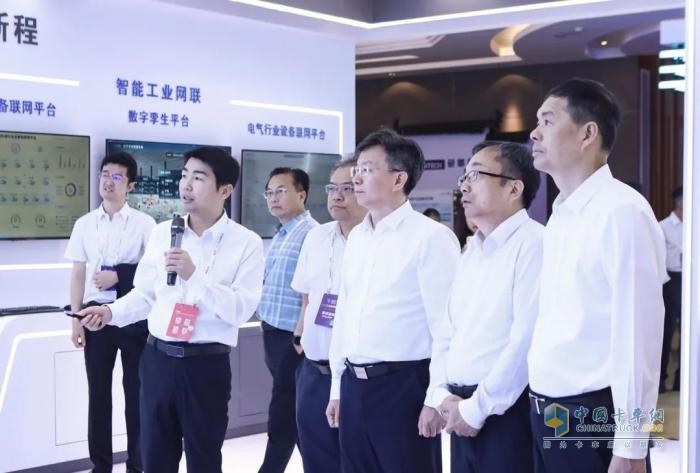 徐工汉云重磅亮相2025工业互联网大会
