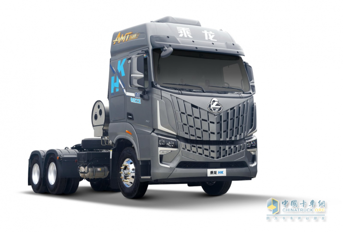 实至名归！乘龙HK LNG牵引车问鼎“2025年度燃气重卡品质引领奖”