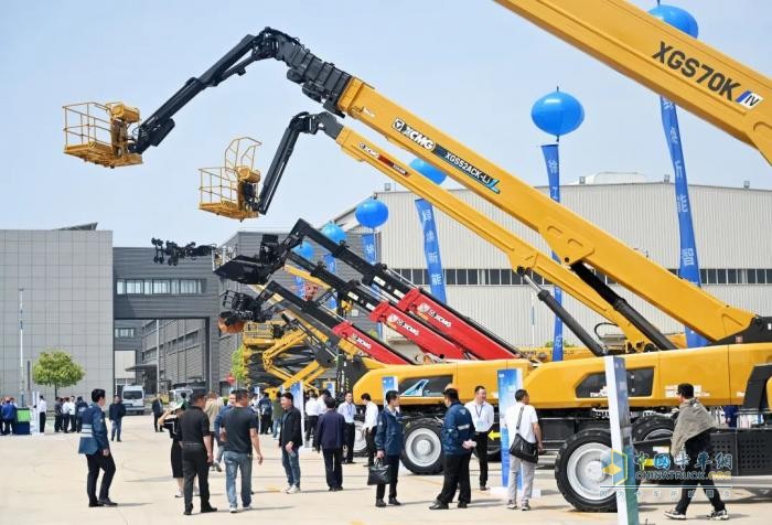 零距离、沉浸式！徐工高空作业机械邀客户体验……