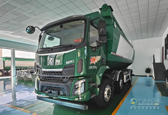 乘龙M3饲料车：山区养殖运输的“硬核搭档”！