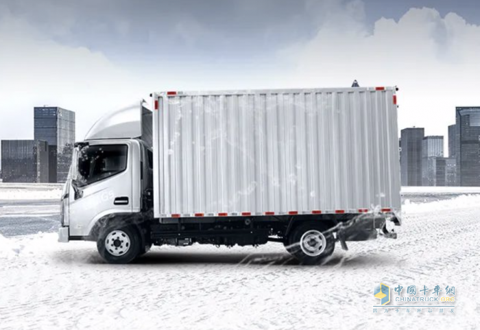 不畏冬季运营难题，领航卡车保养手册全力守护卡友创富之路！