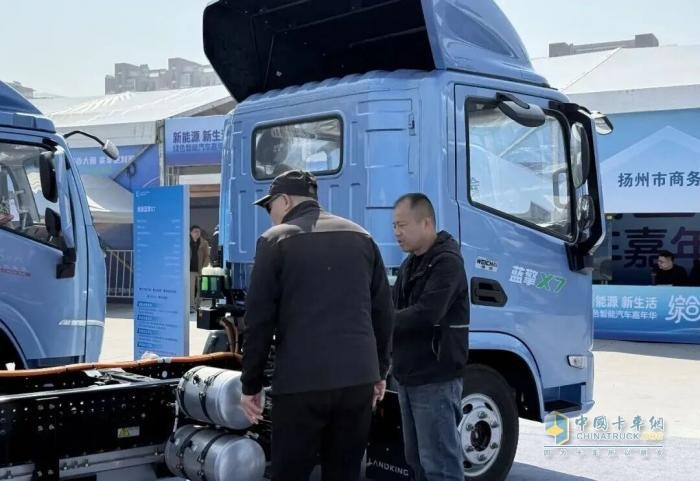 科技赋能绿色出行 - 潍柴蓝擎亮相扬州绿色智能汽车嘉年华!