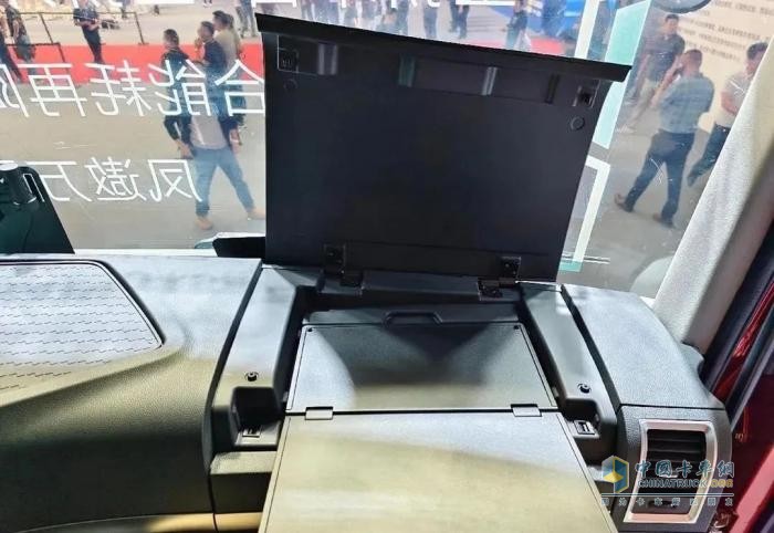 39.99万元买630马力燃气车 还送一台奇瑞冰淇淋！看奇瑞商用车全新“金凤凰”重卡