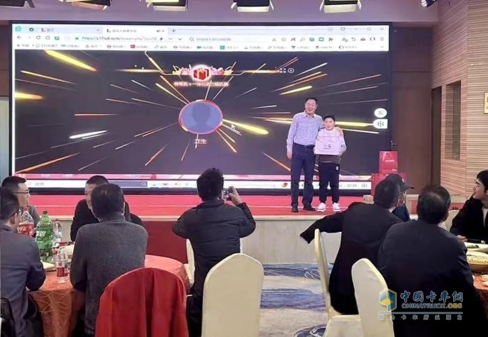 东风商用车：火力全开 再战中原 河南区域新春团购会火热进行