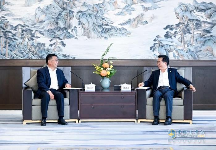 徐工集团与招商局集团签署战略合作框架协议