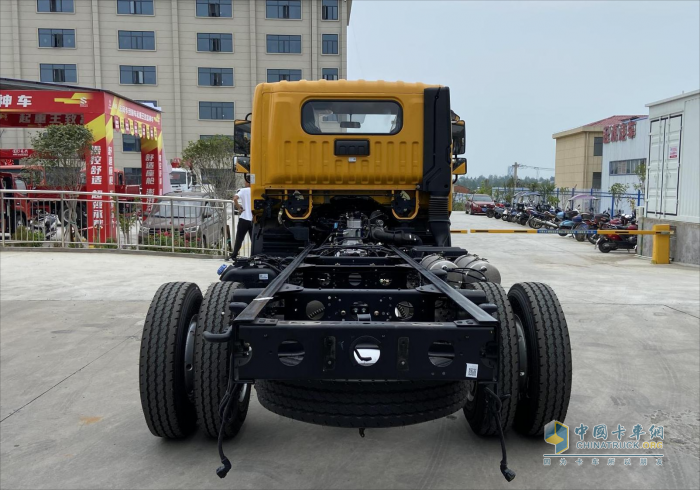 东风专致蓝牌高空作业车：户外高空作业的可靠实干家
