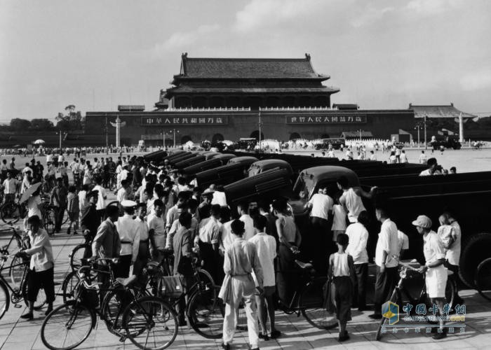 解放军车，在天安门广场成功受阅！