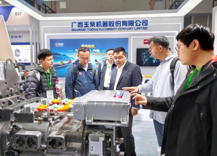 玉柴全球首创新能源动力亮相全国农业机械展览会