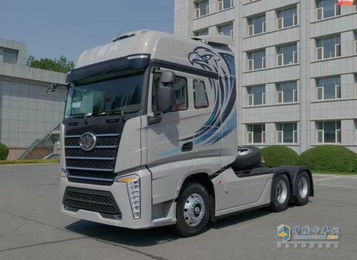 解放J7创领版牵引车：带你走进智慧物流新时代