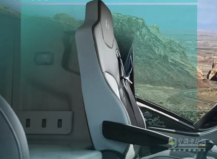 马年开解放J6G Pro载货车，助你马力全开，一骑当先！