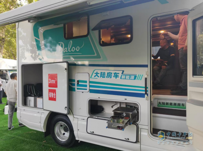 奥铃混动旅居车北京房车展引热潮，以“自由”定义旅居新体验