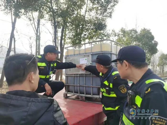 安徽查获一未取得危险货物运输资质车辆违法行为