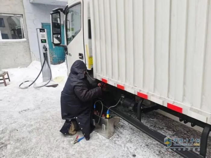 破冰驭寒 勇闯极地—江淮商用车冬测试验团队赴黑河极限挑战