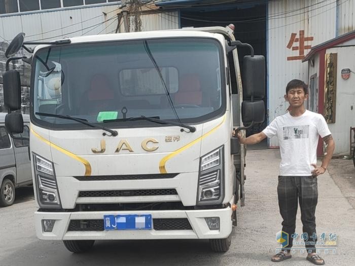 经营家居20年，从雇车到买车，他的江淮1卡骏铃为什么越来越多？