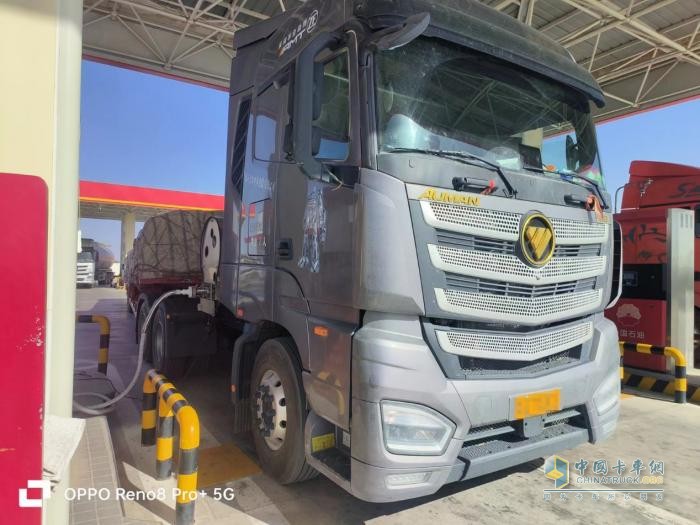百公里24.6KG 徐师傅：欧曼EST燃气车7个月帮我省出9万多！