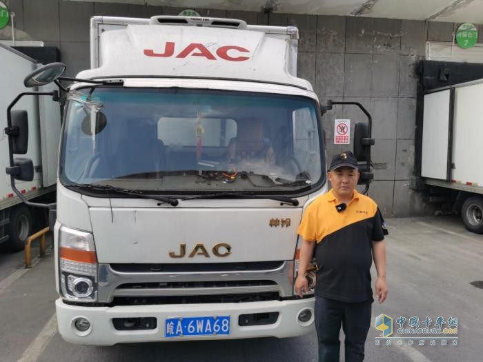 江淮1卡“物产中国 百万同行”活动首站正式发车，携手老乡鸡助力乡村振兴
