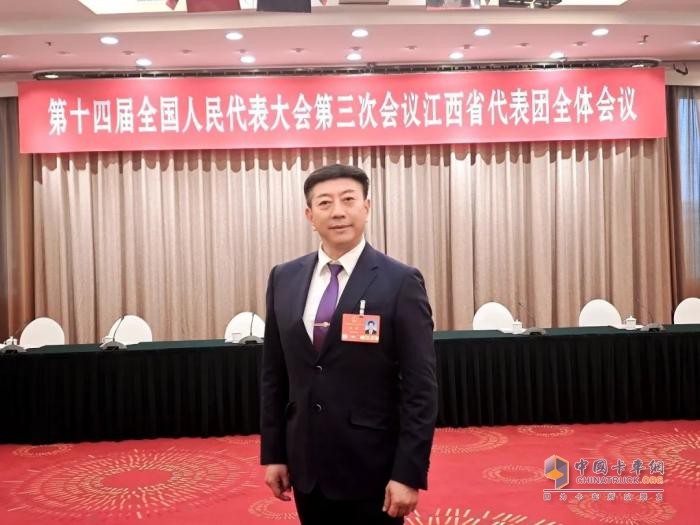 全国人大代表、江铃汽车首席技师刘辉：建议多措并举激发汽车消费潜力