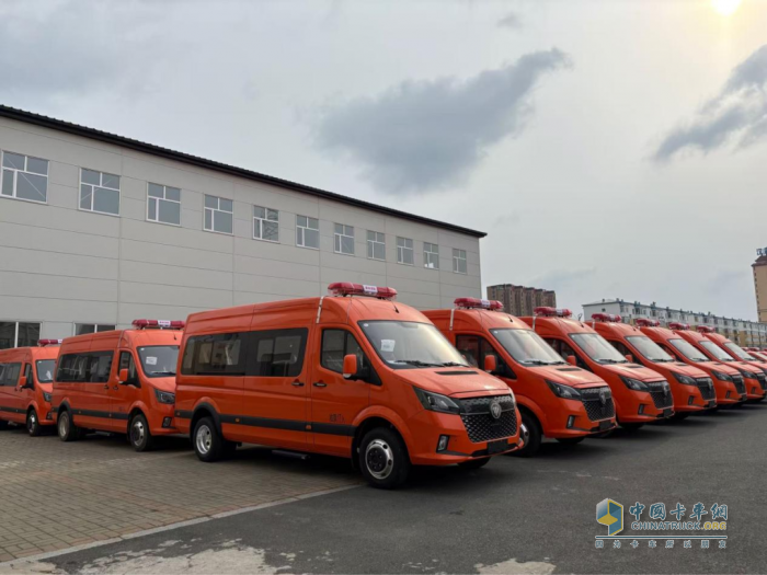 交车！图雅诺森防运兵车开启森林防火新征程