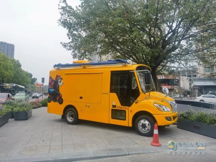 当宇通移动售卖车与麦当劳相遇，移动商业正在经历怎样的转变？