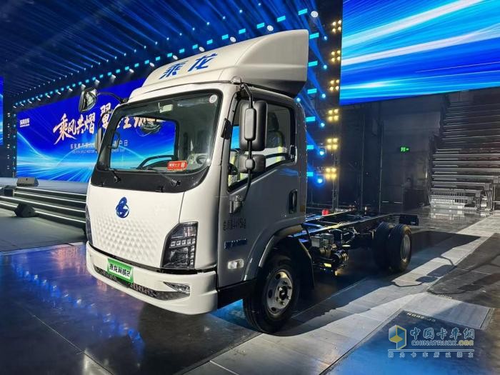 充电快、拉得多、跑得远！乘龙翼威2电动轻卡太能赚！
