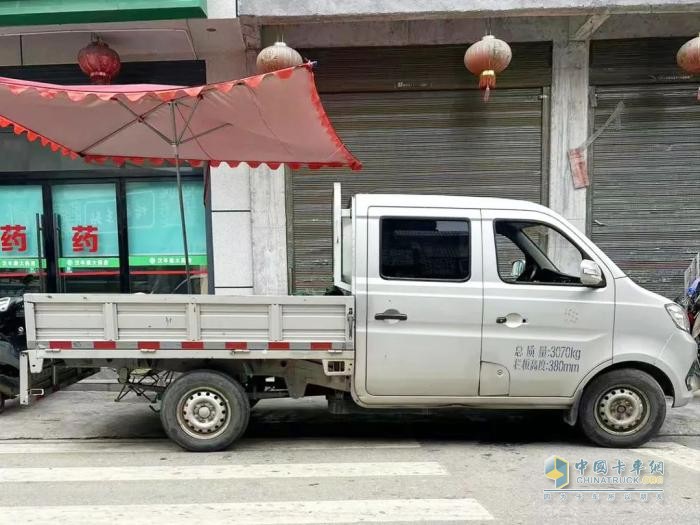 湖南周先生：长安跨越新豹T3就是我的最佳移动果摊！