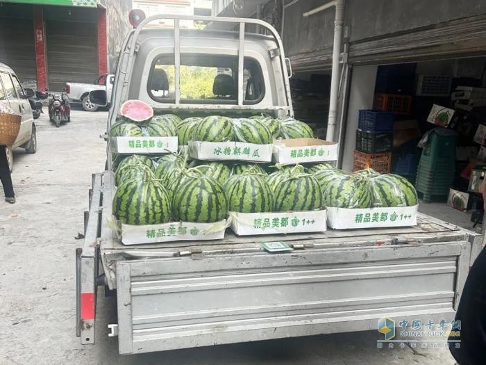 湖南周先生：长安跨越新豹T3就是我的最佳移动果摊！