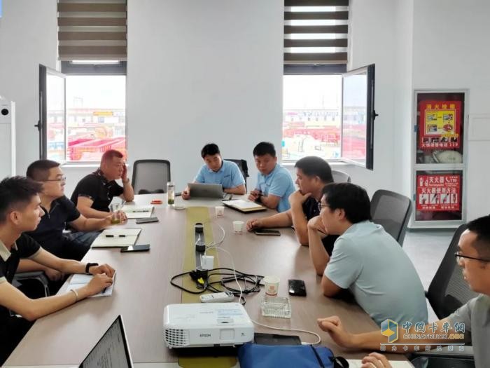 30辆东风天锦工程车新疆交付 助力大客户驰骋丝路