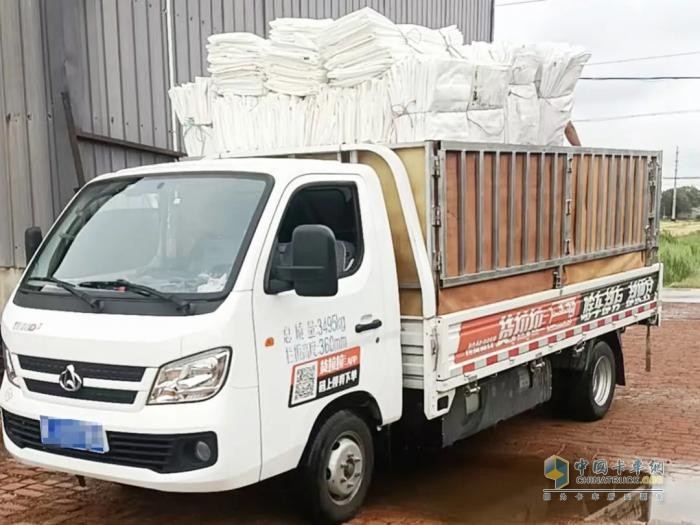 长途货运老司机转型城配，300L大气罐跨越者D3CNG助高师傅开启事业新篇