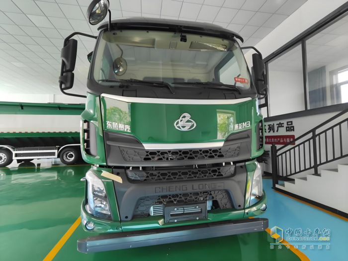 乘龙M3饲料车：山区养殖运输的“硬核搭档”！