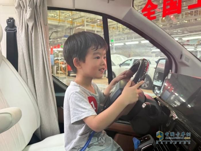解锁江铃汽车智造密码，共赴亲子研学之旅