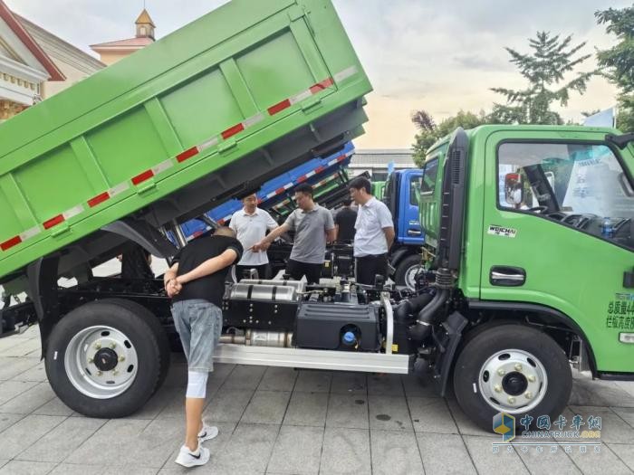 潍柴蓝擎自卸车强势登场，以标杆品质驱动工程运输迈入新维度！