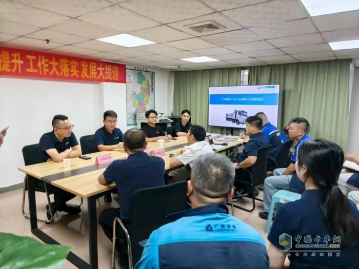 助力广州氢能发展 首台本土化32吨氢能环卫车成功交付运营