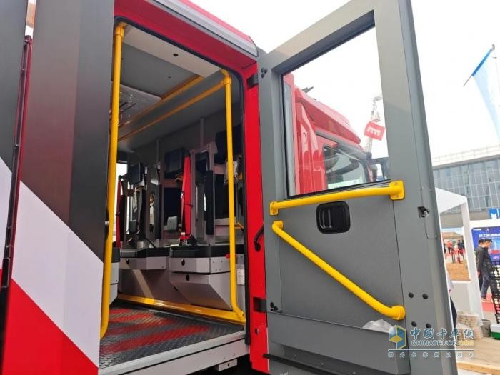 曼恩城市主战消防车