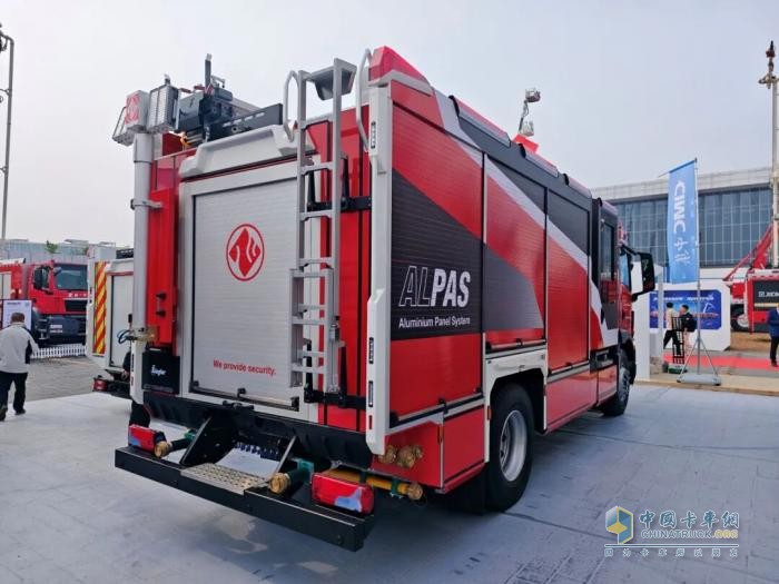 曼恩城市主战消防车