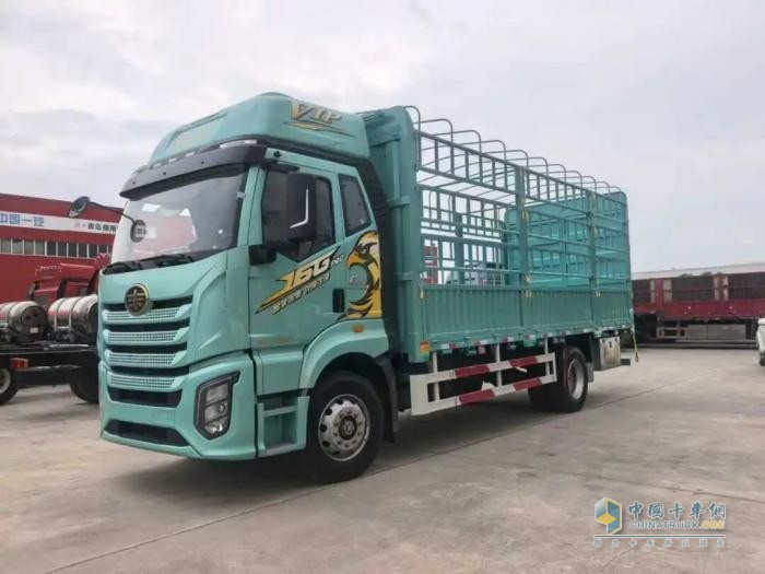 17.6L/100km的可靠伙伴：薛飞与解放J6G Pro共赴千里绿通