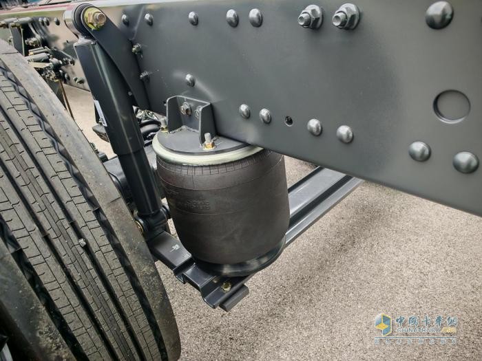 创富一哥强势来袭！乘龙H5 LNG大单桥解锁快递盈利新密码