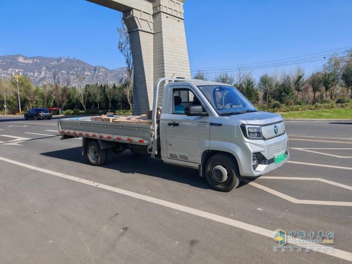 光之所向，车之所往 杨光与祥菱V5的笃定旅程